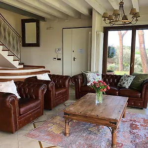 https://porzione-di-villa-con-piscinagiardino-e-parcheggi.emilia-romagnahotels.net